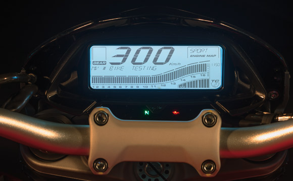 Rivale 800 Rider interface